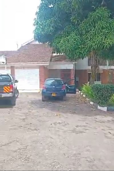 6 bedrooms stalled House plus boys quarters
