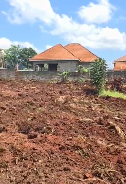 GOOD DEAL – 100ft × 100ft Plot for Sale in Kira Nsasa