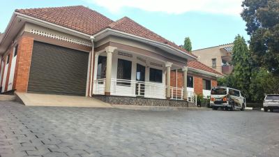 🏡 QUICK SALE – 5-BEDROOM HOUSE IN NALYA ESTATE
